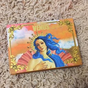 VENUS EYESHADOW PALETTE